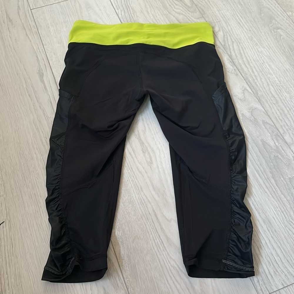 Lululemon sz 6 chase me crop pants​​​​